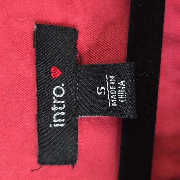 Intro Women's Red Lace-Up Top with 3/4 tabbed sleeves, Size S - Picture 3 of 5